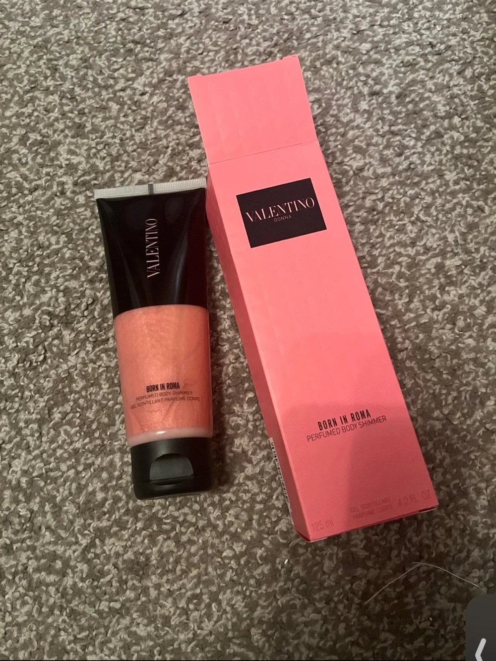 Valentino Born in Roma Perfumed Body Shimmer